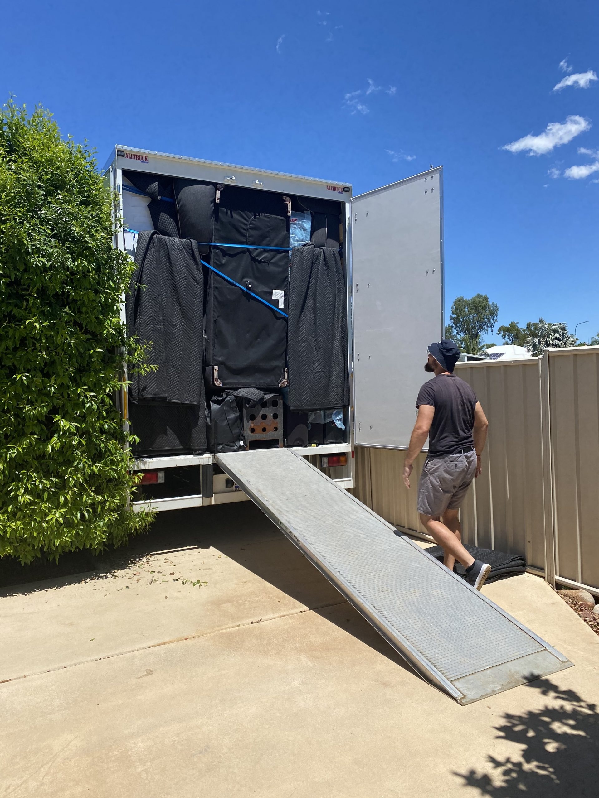 Removalist truck on the Gold Coast